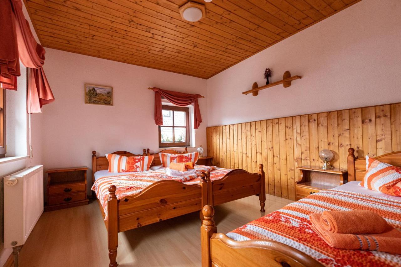 Pension Und Gaststaette Zur Knappenschaenke Thermalbad Wiesenbad Екстериор снимка
