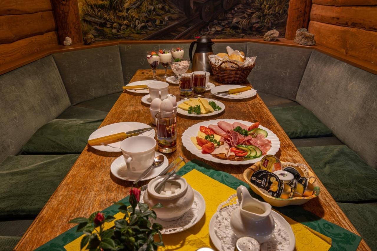 Pension Und Gaststaette Zur Knappenschaenke Thermalbad Wiesenbad Екстериор снимка