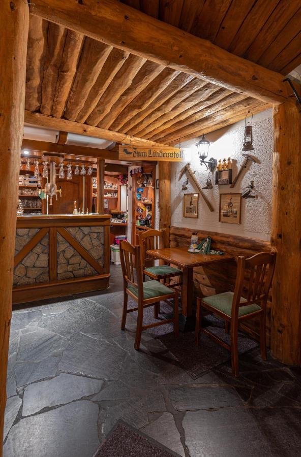 Pension Und Gaststaette Zur Knappenschaenke Thermalbad Wiesenbad Екстериор снимка