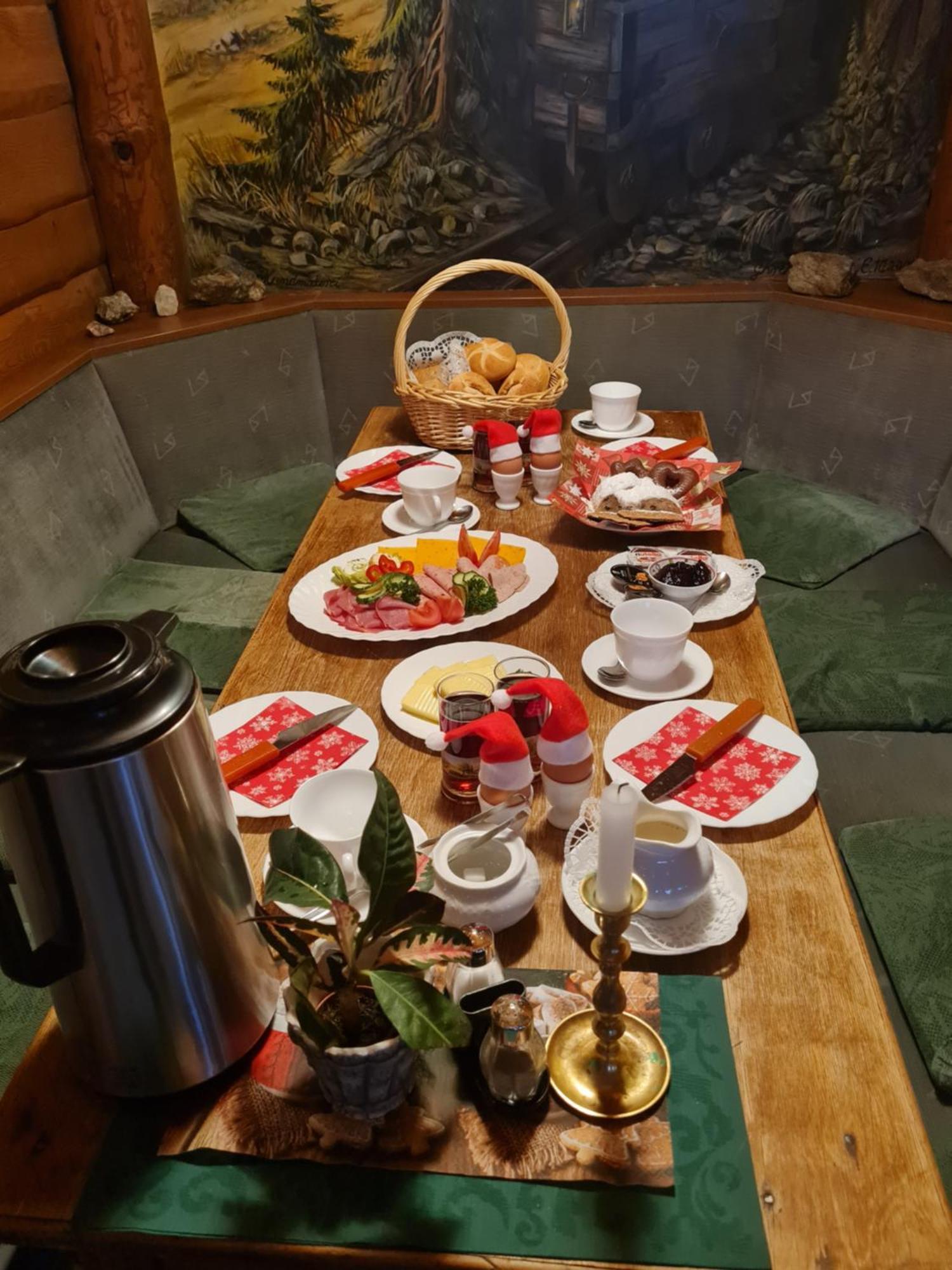 Pension Und Gaststaette Zur Knappenschaenke Thermalbad Wiesenbad Стая снимка