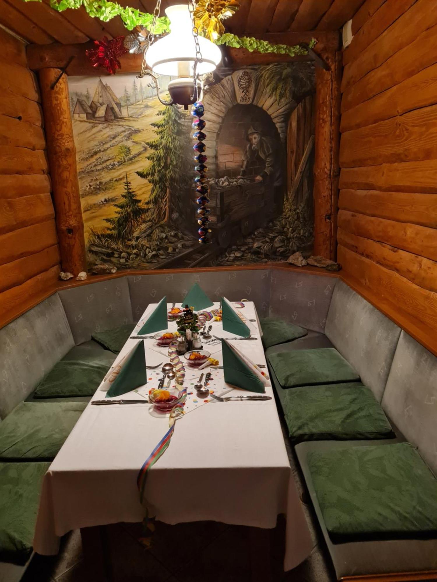 Pension Und Gaststaette Zur Knappenschaenke Thermalbad Wiesenbad Екстериор снимка